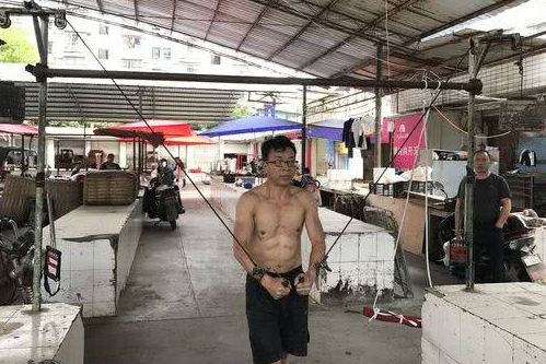 男子长期打麻将患上周期性瘫痪后成为达人