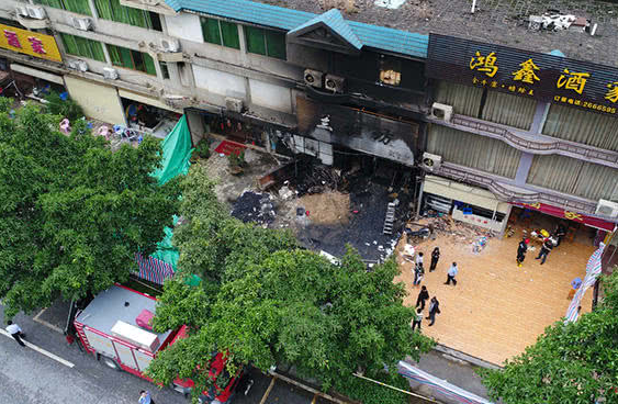 英德市KTV纵火案死伤人数：15男3女
