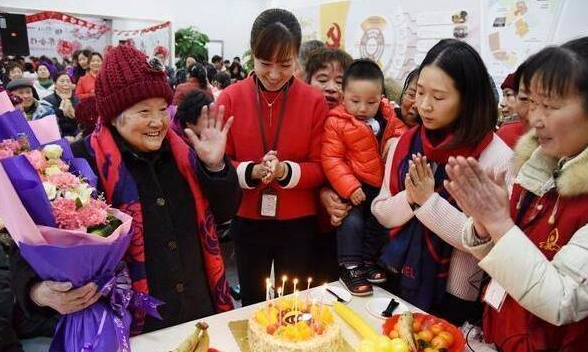 婆婆生日宴提了个要求，我如坠冰窖