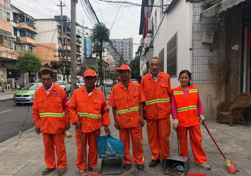 免费送环卫工人7个月早餐 “早餐哥”成个谜！