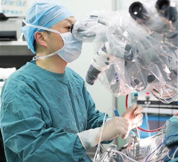 爷爷带孙子去按摩松骨 回家后一个小时瘫痪