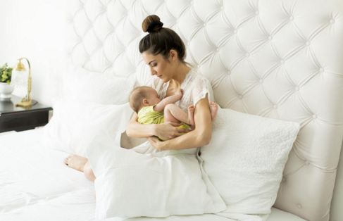寶寶喂養母乳好還是奶粉好？可能還需要注意一點