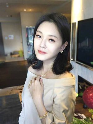 虽然大s失去了自己的第三胎，却还是笑容满面
