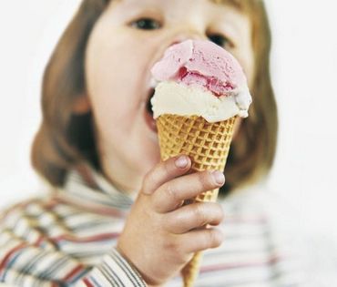 香甜美味的冰淇淋，孩子究竟可不可以吃