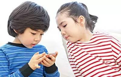 現在的孩子為什麼更喜歡手機，是父母的錯嗎？