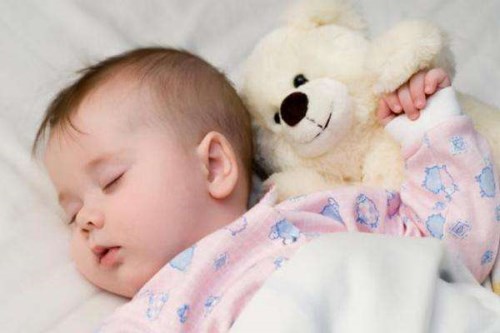 為何孩子晚上經常不容易入睡？原來是吃了這些脹氣食物