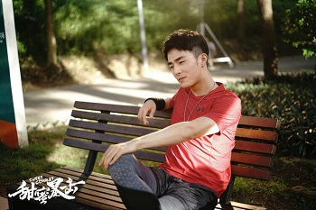 他不惧男男激吻大尺度，拍《甜蜜暴击》敬业到胳膊脱臼！