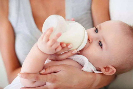 寶寶居然不想喝奶了，這是怎麼一回事？