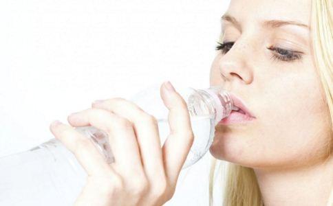 喝水可以解決很多病 8種女人應該多喝水