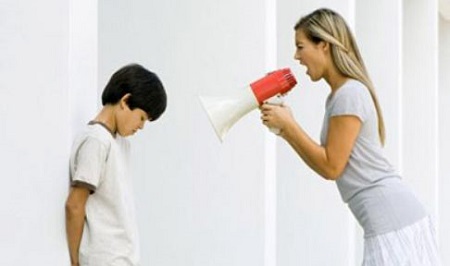 总是强迫孩子听你的话？这3种沟通技巧了解下