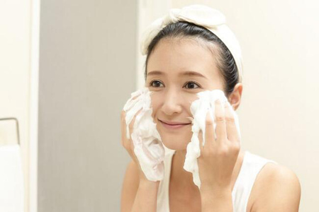 怎么靠洗脸来改善油性肌肤？注意这三点