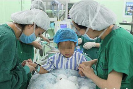 三岁小女孩得乳腺癌，全球罕见第三例，女性预防得这样做