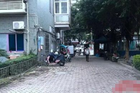 小学女生遭尾随捂鼻，家长惊魂未定，附孩子出行安全提示