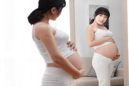 女性得知懷孕別急著高興，這些症狀和注意事項在等你