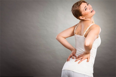 女性腰椎间盘突出怎么办？两个体式改善腰部疼痛
