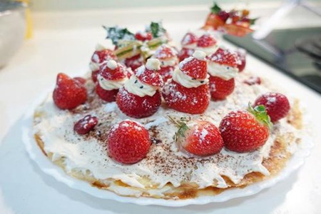 新鮮甜美的草莓千層教程，用平底鍋做出一份精致下午茶