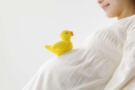 女性懷孕時的妊娠紋如何去除，前期預防很重要