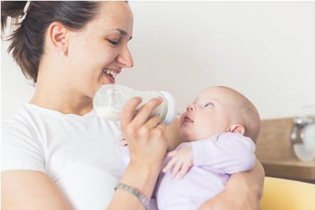 让宝宝喝上健康母乳，女性的哺乳期护理很重要