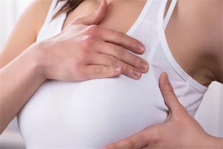 斷奶後還有乳汁分泌怎麼回事？女性要知道如何保護乳房
