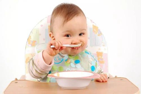 宝宝总是容易消化不良是为什么，出现腹泻症状怎么办