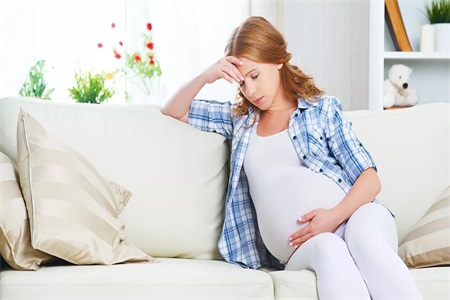 懷孕初期孕婦要臥床休息嗎？其實並不推薦，危害有很多