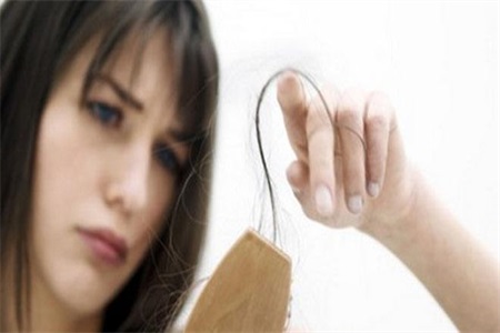 勤洗头会导致脱发吗？女性必知的头发护理