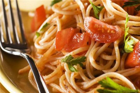 醬汁濃稠意大利麵的做法，海鮮、番茄口味你更喜歡哪一種