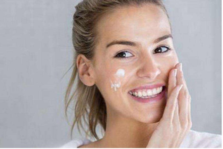 磨砂膏怎么用不伤肤，油性皮肤恢复白净的方法