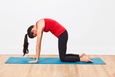 这四组瑜伽动作，可以保护女性的卵巢和子宫，改善腰酸背痛