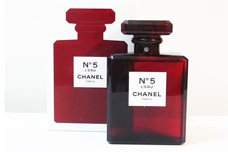 香奈兒香水五號限量版上市，奢華香味具有典藏價值