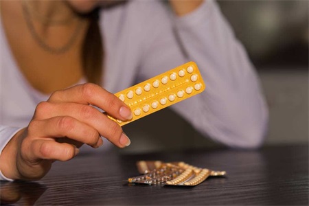 避孕药能治痘痘吗，女性在祛痘中存在的三点误区