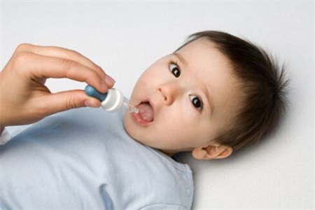宝宝喉咙痒咳嗽怎么办，家长正确护理咳嗽孩子少遭罪