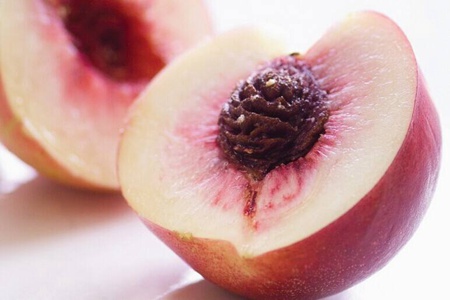 水蜜桃功效补血，抗老作用好，怎么吃才有营养