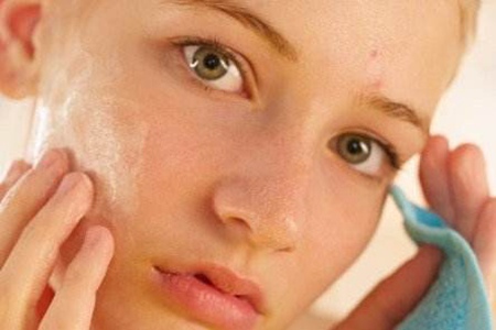 脸部磨砂膏怎么用，轻松去除皮肤角质，多久用一次好