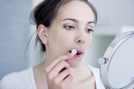 嘴角起泡是怎么原因，四个方法帮你快速消除