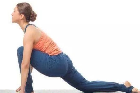 女性堅持每天練習這一瑜伽動作 一個月就能練成苗條身材