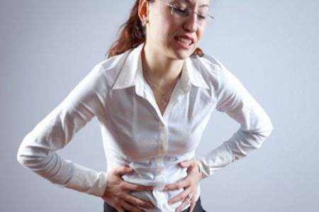女性小腹隐隐作痛是什么原因，这四种情况一定要上医院