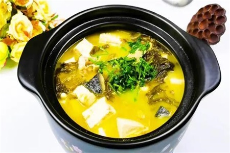 鱼头豆腐汤的做法，想要汤汁鲜美浓郁不能少了这一步