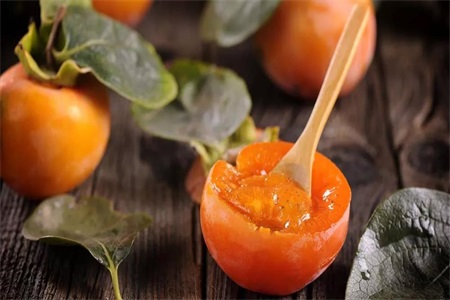 柿子不能和什麼食物一起吃 腸胃不好的人吃柿子有禁忌