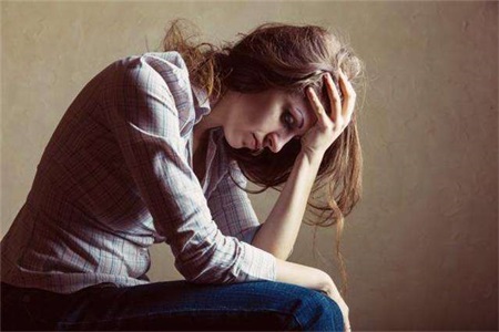 更年期症状有哪些？女性要留意情绪波动大还会引发抑郁
