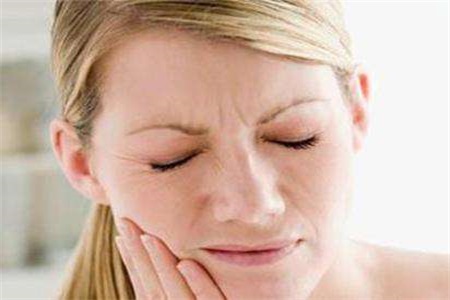 牙龈肿痛怎么办？女性注意这五点可以让症状有所缓解