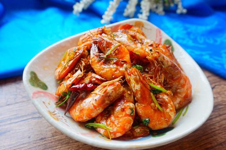 香辣虾蒜蓉虾的简单六种做法，教你在家做出鲜虾百吃不厌