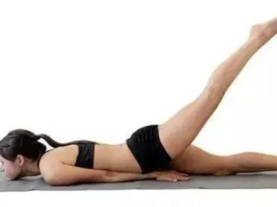 三个瑜伽健身体式，帮你缓解腰部酸痛2.jpg