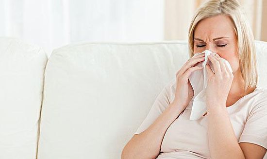 女性患了过敏性鼻炎怎么办？根治有妙招三点要记牢.jpg