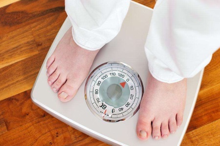 女性减肥只看体重秤上的数字，那就注定了失败.jpg