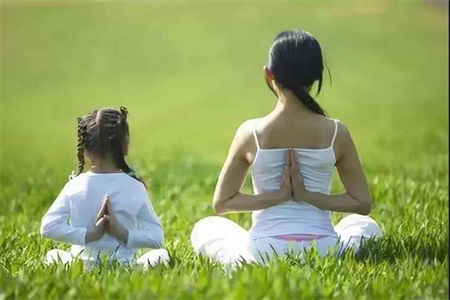 瑜伽能帮助女性找到社会角色，还知道你的性格.jpg