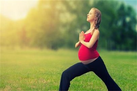 3女性怀孕胀气怎么办？饮食护理改善问题.jpg