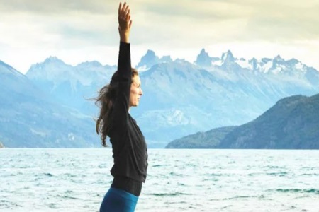 5女性每天练习这些瑜伽动作，可以改善多种病痛.JPG