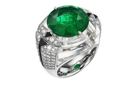 卡地亚高级珠宝奢华精致，宝石戒指闪耀女性魅力