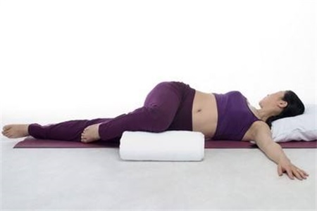 产妇如何控制体重，可根据产后的时间来安排瑜伽训练